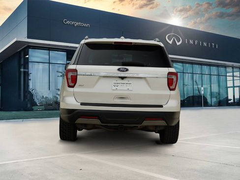 Used 2019 Ford Explorer XLT w/ Equipment Group 202A image 6