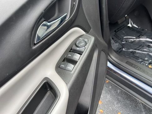Used 2018 Chevrolet Equinox LS image 12