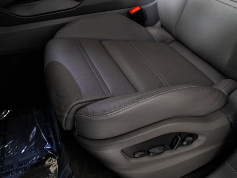 Used 2022 Porsche Cayenne S image 27