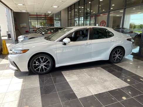 Certified 2024 Toyota Camry SE FWD image 3
