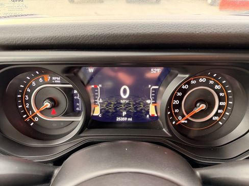 Used 2024 Jeep Gladiator Sport image 27