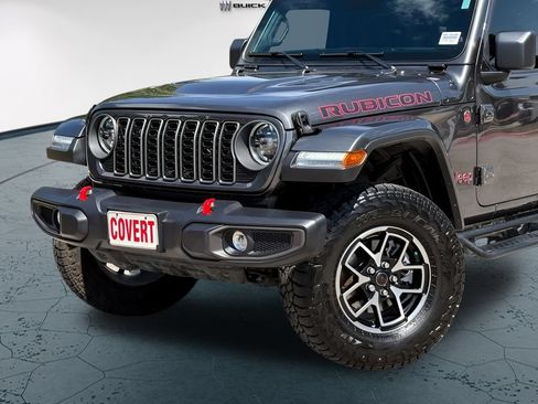 Used 2025 Jeep Gladiator Rubicon w/ Convenience Group AWD/4WD image 2