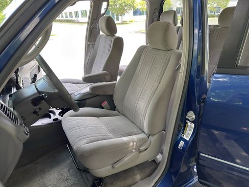 Used 2005 Toyota Tundra SR5 w/ TRD Off-Road Pkg AWD/4WD image 16