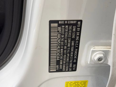 Used 2017 Porsche Macan image 36