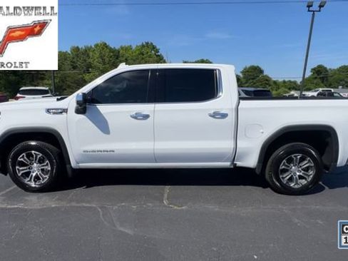 Certified 2025 GMC Sierra 1500 SLT RWD image 5