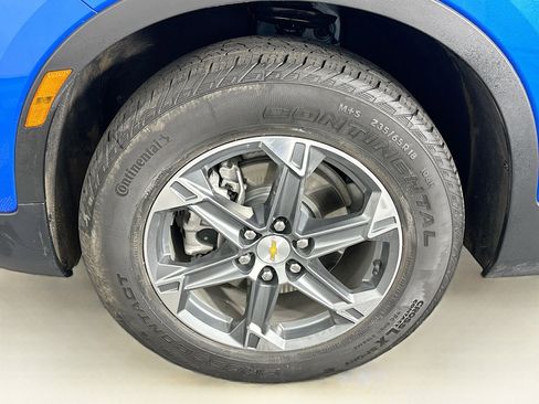 Used 2025 Chevrolet Blazer LT image 11