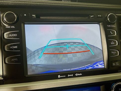 Used 2019 Toyota Highlander SE w/ Nightshade Edition AWD/4WD image 12