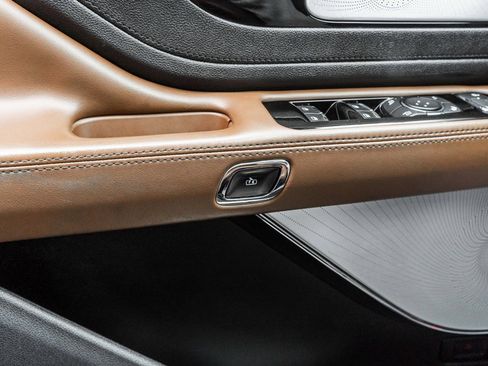 Used 2021 Lincoln Aviator Reserve w/ Equipment Group 202A image 18