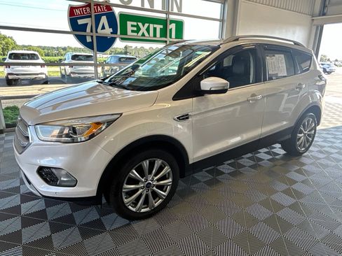 Used 2018 Ford Escape Titanium AWD/4WD image 3