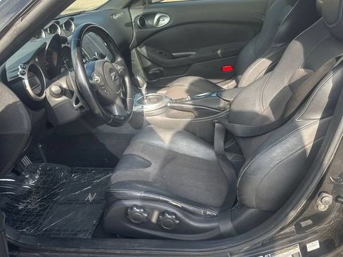 Used 2010 Nissan 370Z Touring RWD image 2