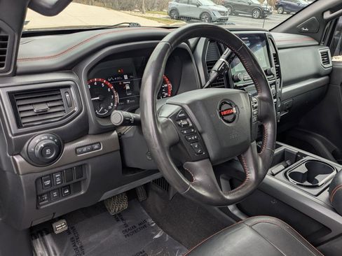 Used 2021 Nissan Titan PRO-4X w/ Pro-4x Convenience Package image 16