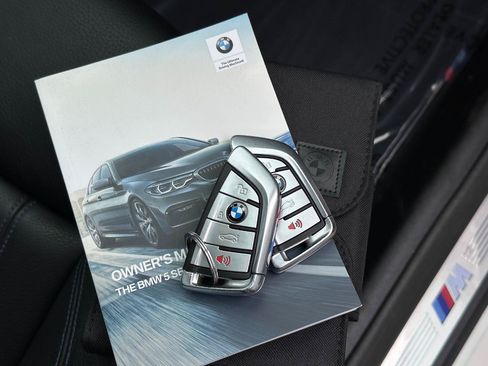 Used 2020 BMW 530i w/ M Sport Package RWD image 10