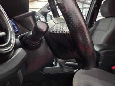 Used 2016 Toyota Tacoma TRD Sport image 45