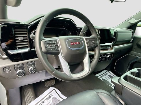 Used 2024 GMC Sierra 1500 Elevation AWD/4WD image 12