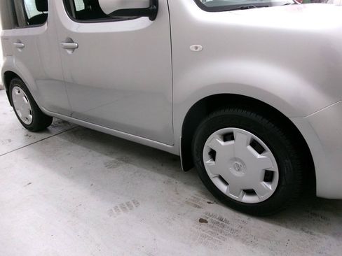Used 2010 Nissan Cube 1.8 S w/ Interior Illumination Pkg FWD image 10