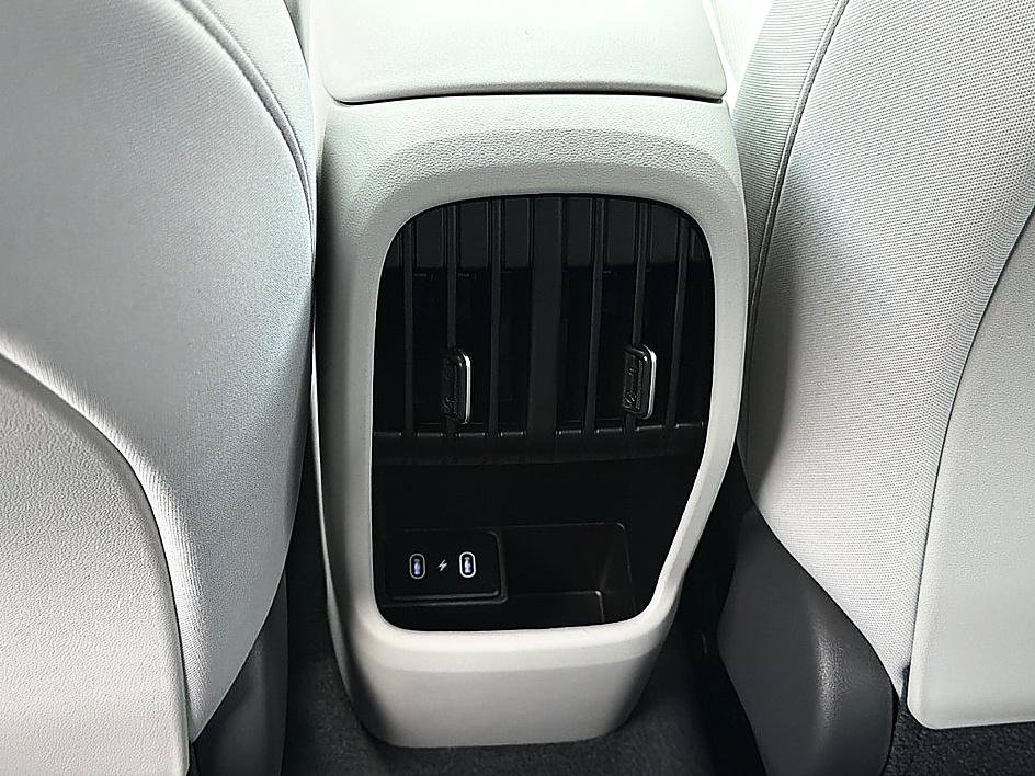 New 2027 Hyundai Kona SEL Sport FWD image 7