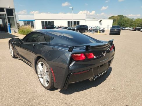 Used 2019 Chevrolet Corvette Stingray Coupe w/ 1LT RWD image 3