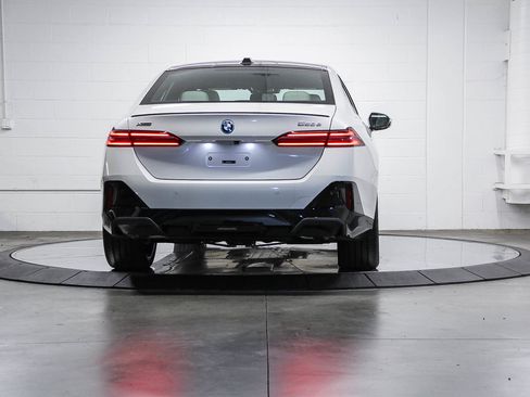 New 2026 BMW 550e xDrive AWD/4WD image 5