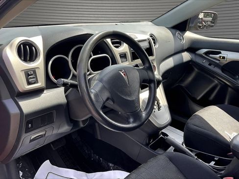 Used 2010 Pontiac Vibe w/ Preferred Package FWD image 16