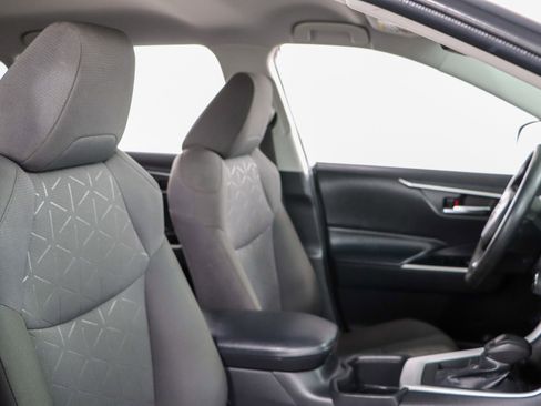 Used 2022 Toyota RAV4 XLE image 26