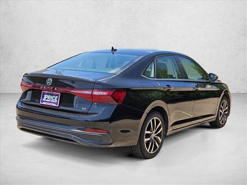Used 2025 Volkswagen Jetta SE FWD image 5