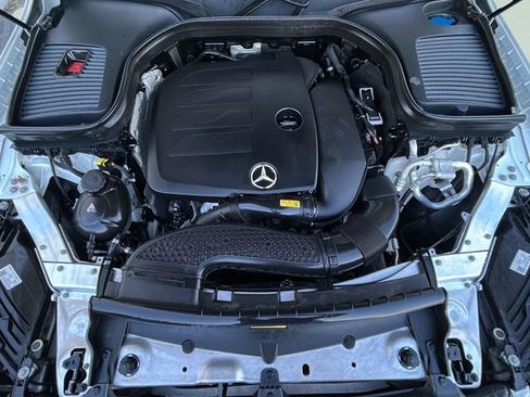 Used 2022 Mercedes-Benz GLC 300 4MATIC w/ Multimedia Package Lite image 33