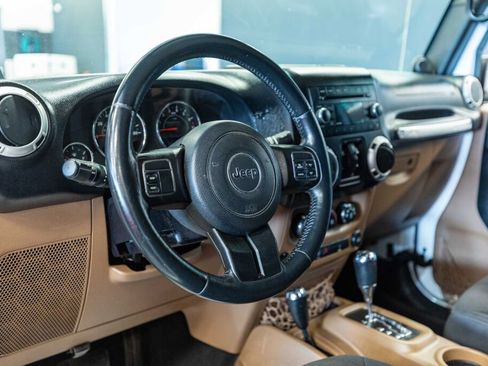 Used 2013 Jeep Wrangler Unlimited Sahara w/ Trailer Tow Group image 9