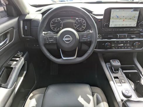 Certified 2024 Nissan Pathfinder SL AWD/4WD image 14