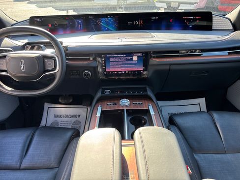 New 2025 Lincoln Navigator L Black Label AWD/4WD image 29
