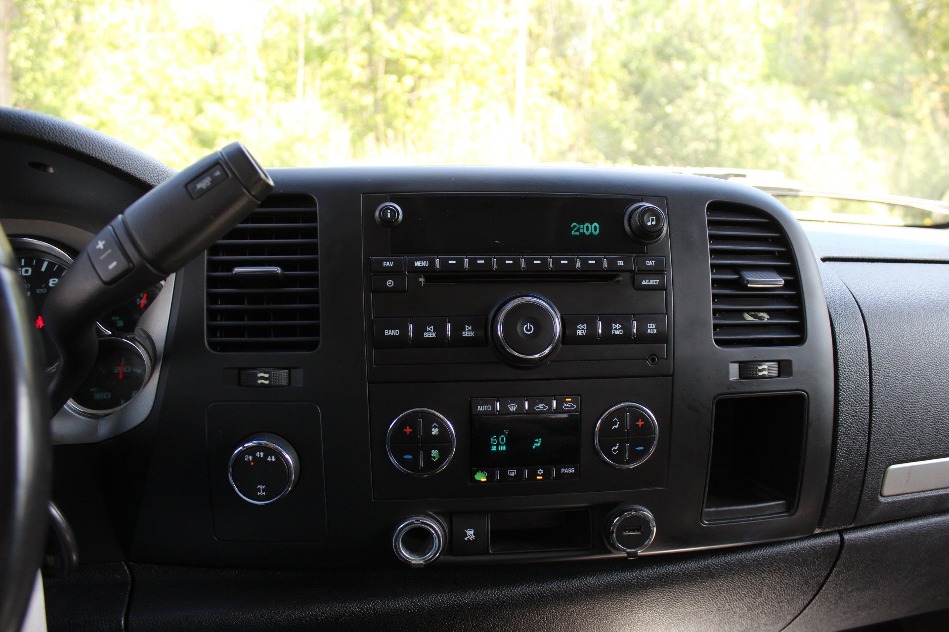 Used 2011 Chevrolet Silverado 2500 LT w/ Interior Plus Package AWD/4WD image 24
