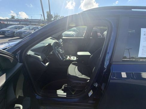 Used 2022 GMC Terrain SLE w/ Driver Convenience Package FWD image 11
