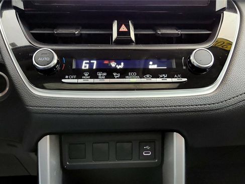 Certified 2023 Toyota Corolla Cross LE w/ Moonroof Package image 30