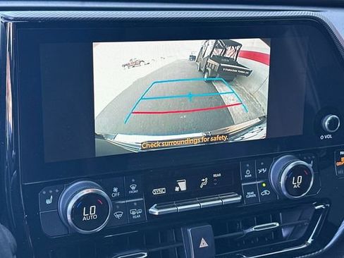 Used 2023 Toyota Highlander XSE AWD/4WD image 23