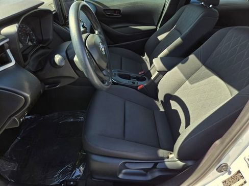 Certified 2025 Toyota Corolla LE image 9