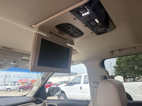 Used 2018 GMC Yukon Denali w/ Denali Ultimate Package AWD/4WD image 32