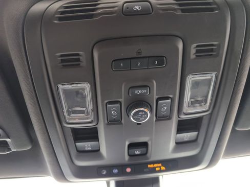 Used 2021 GMC Yukon Denali w/ Denali Premium Package image 27