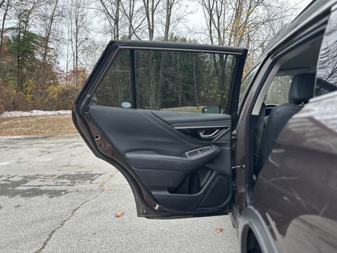 Used 2020 Subaru Outback Limited image 27