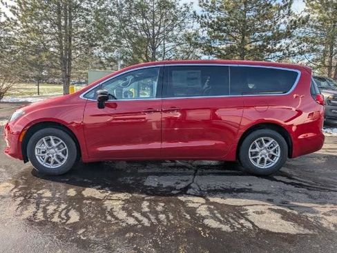 New 2026 Chrysler Voyager LX FWD image 5