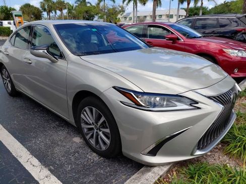 Used 2021 Lexus ES 350 w/ Premium Package FWD image 2