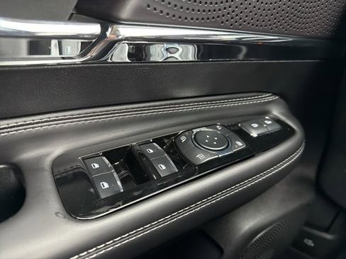 New 2026 Lincoln Corsair Premiere image 17