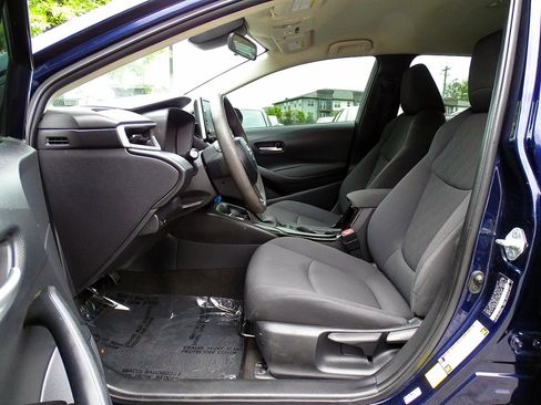 Used 2020 Toyota Corolla LE FWD image 19