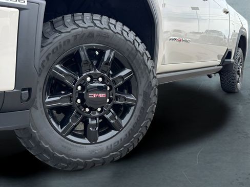 New 2026 GMC Sierra 2500 AT4 w/ AT4 Premium Plus Package AWD/4WD image 2