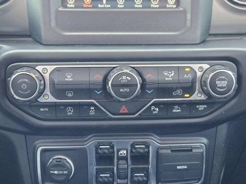 Used 2022 Jeep Wrangler Unlimited Sport AWD/4WD image 23