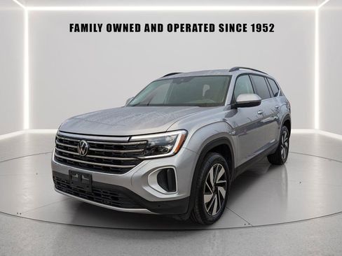 Certified 2025 Volkswagen Atlas SE AWD/4WD image 2