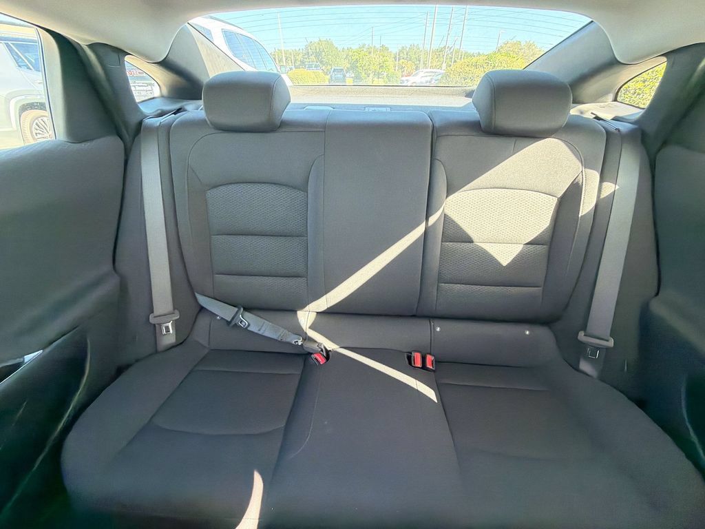 Used 2022 Chevrolet Malibu RS FWD image 14