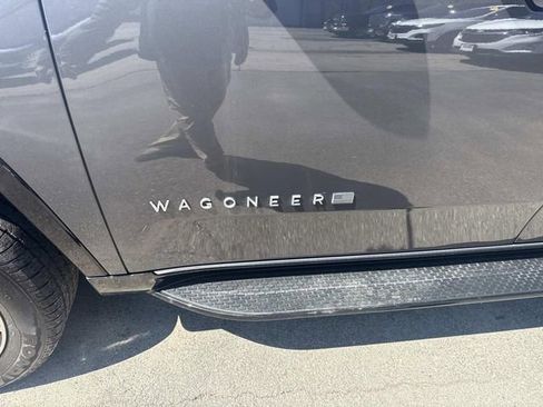 Used 2024 Jeep Wagoneer Series III AWD/4WD image 16