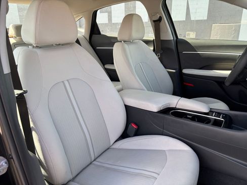 Used 2025 Hyundai Sonata SEL FWD image 36