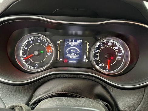 Used 2021 Jeep Cherokee Latitude FWD image 13