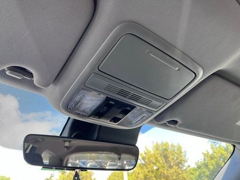 Used 2022 Honda Pilot Special Edition image 9