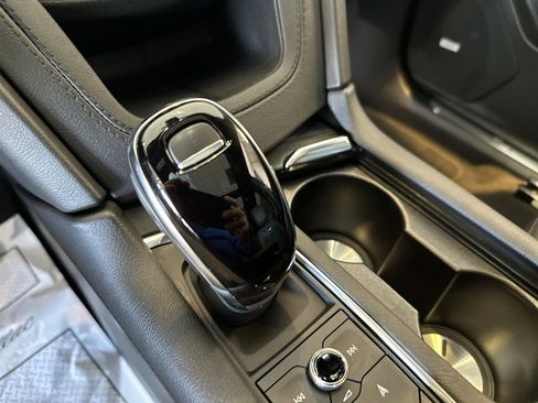 Certified 2025 Cadillac XT5 Premium Luxury AWD/4WD image 18